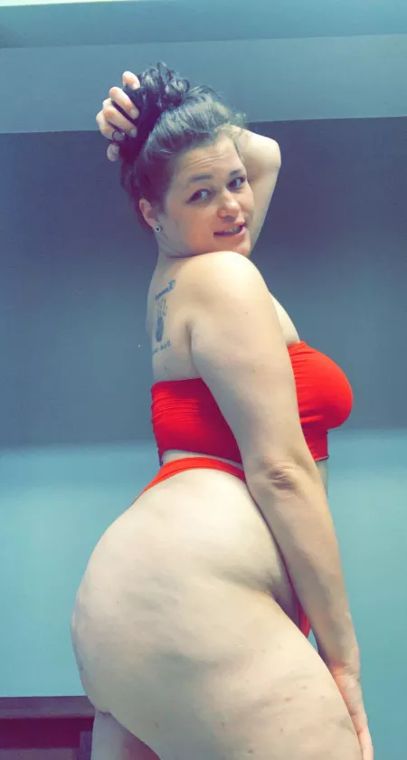 Spank me?😘 by dezzycakes420