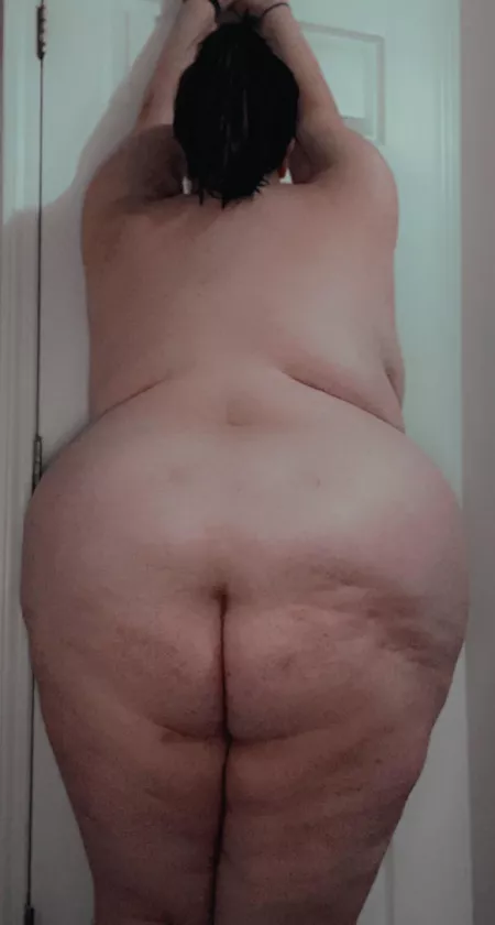 spank me and pull my hair 🤤🤤 by kylahreinagain