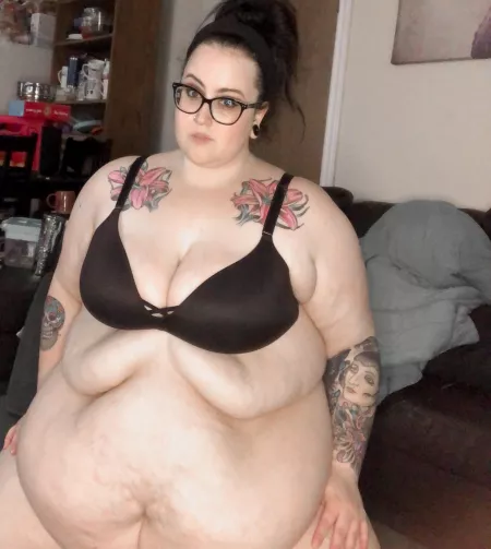 Spank me and tell me I’m pretty 😍 by Miss_zombi3