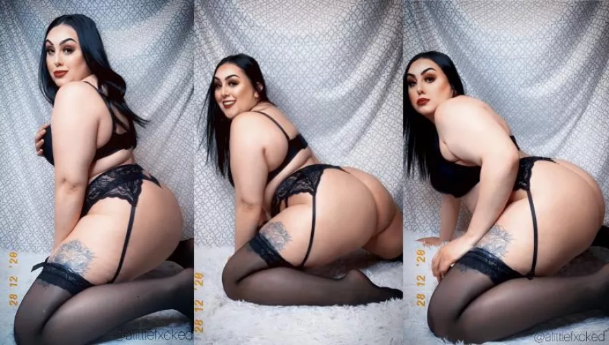 Spank me by LoveNeon19