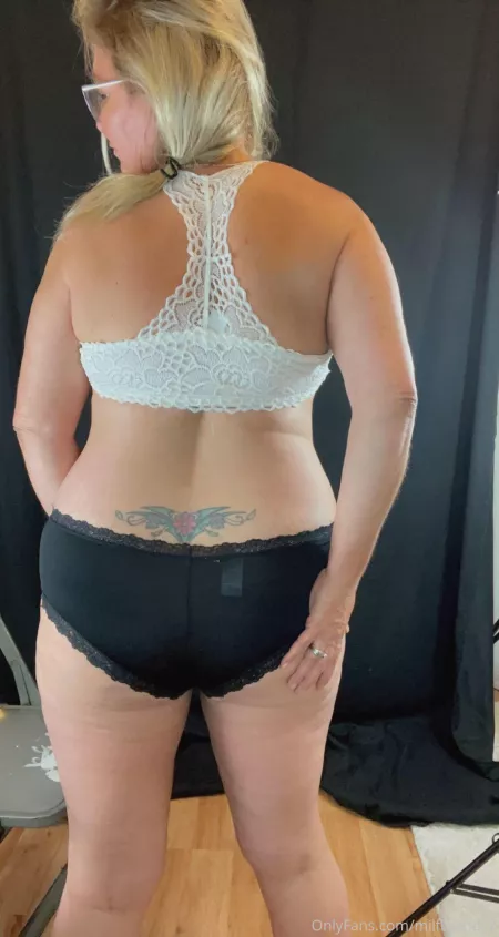 Spank me daddy. by Psychological_Tap420