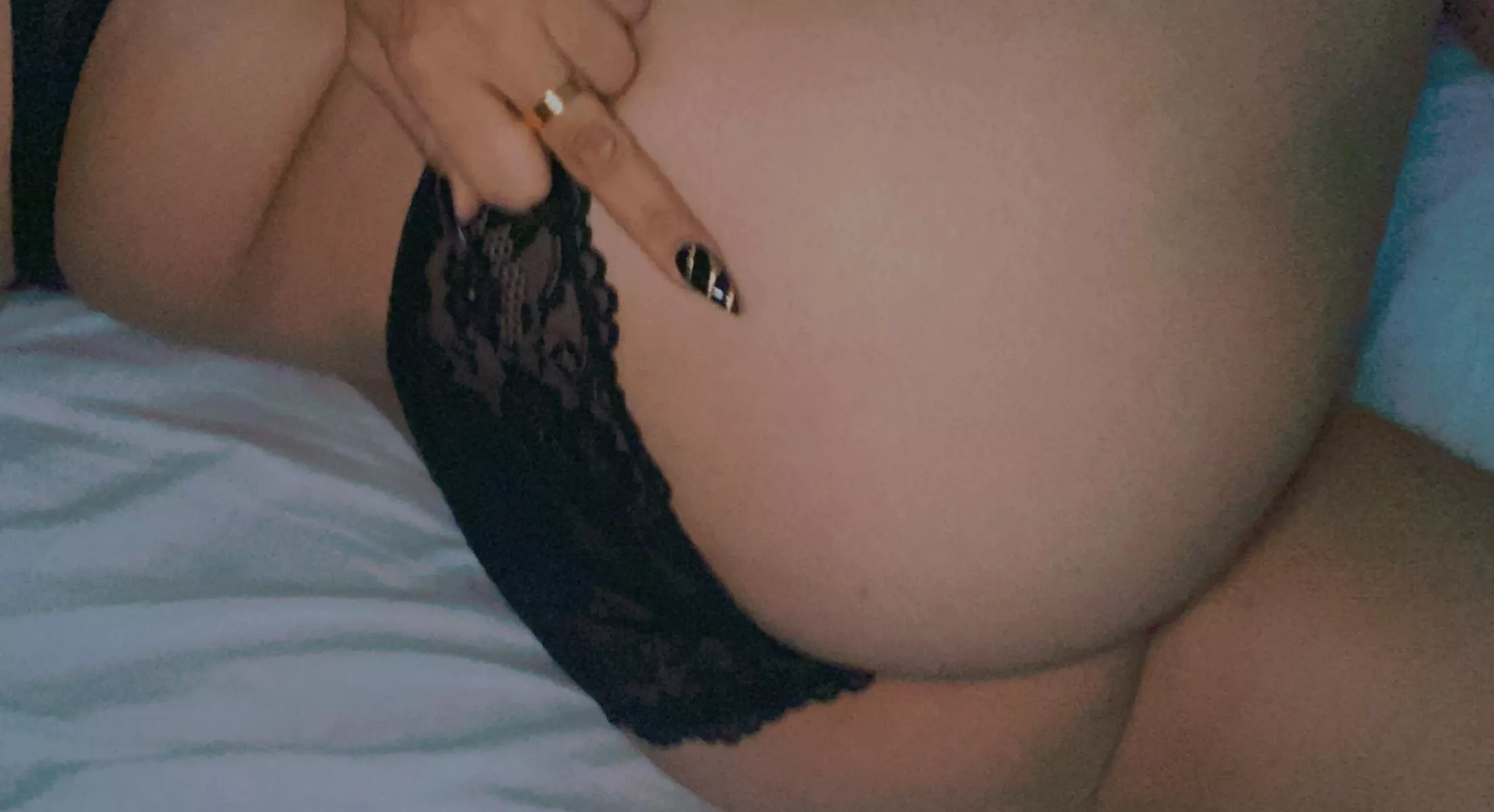 Spank me? 🥺[f] posted by yummy299