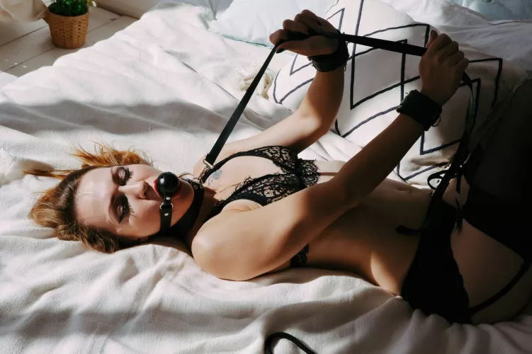 spank me. take me roughly. 🔥grab me by the hair and put your huge cock in my mouth.🍆💋 i will not resist. i will swallow your cum until it starts dripping💥💦 will you give me what i want? 😋the link below is in the comments for you. by Featheinactkh