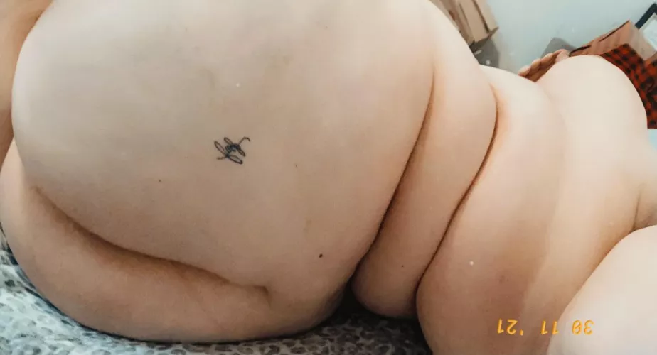 Spank me by Charming_Audience922