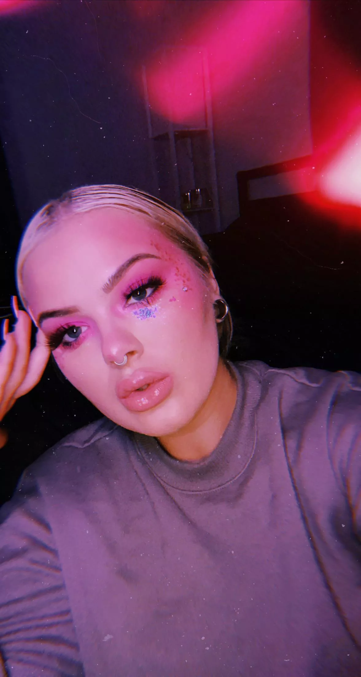 Sparkles for you bb✨🖤🔥 posted by xgemeaux