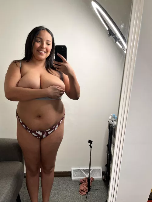 Spend Saturday night in with me? by leftistbitch25