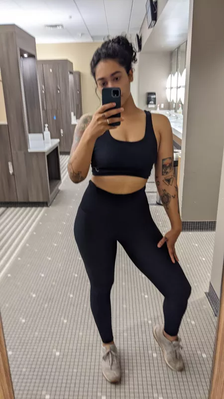 💦💦Spent my evening at the gym. Just got home. How's your Friday night? 💦💦 by TarooRooot