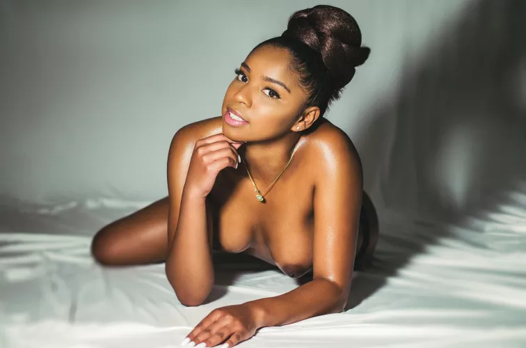 Spicy cutie looking so sexy by XLoveCam