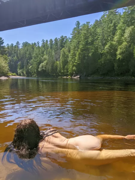 Splish Splash by DaddysCuriousKitty