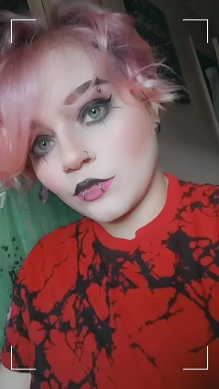 Split lip/ heavy liner/ dark eyeshadow by sexy_salem