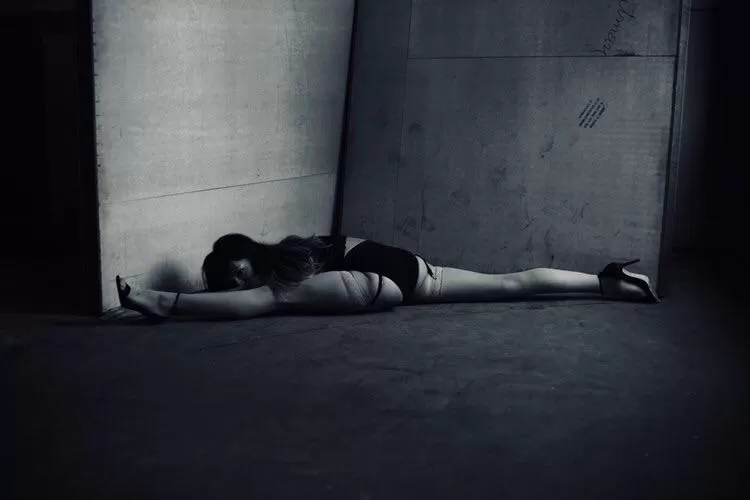 Splits 🥀 posted by ninaprentiss