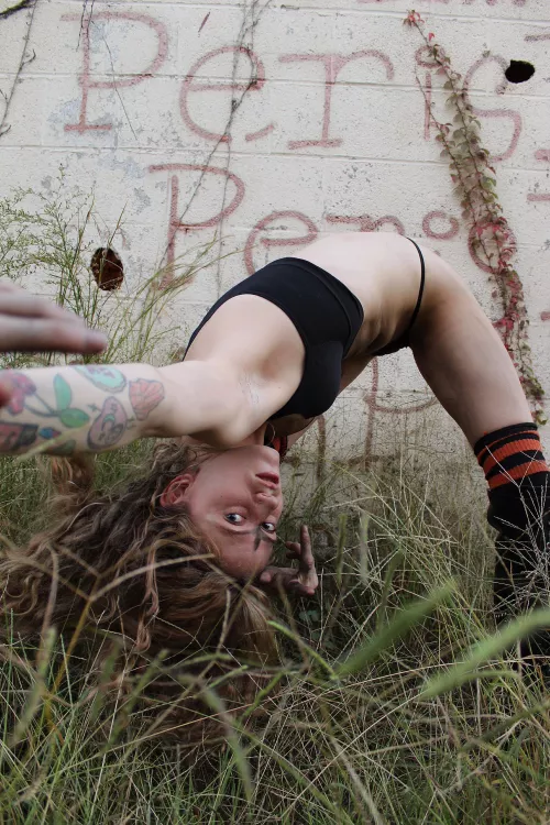 Spooky Pits 👀 by CheryKitty420