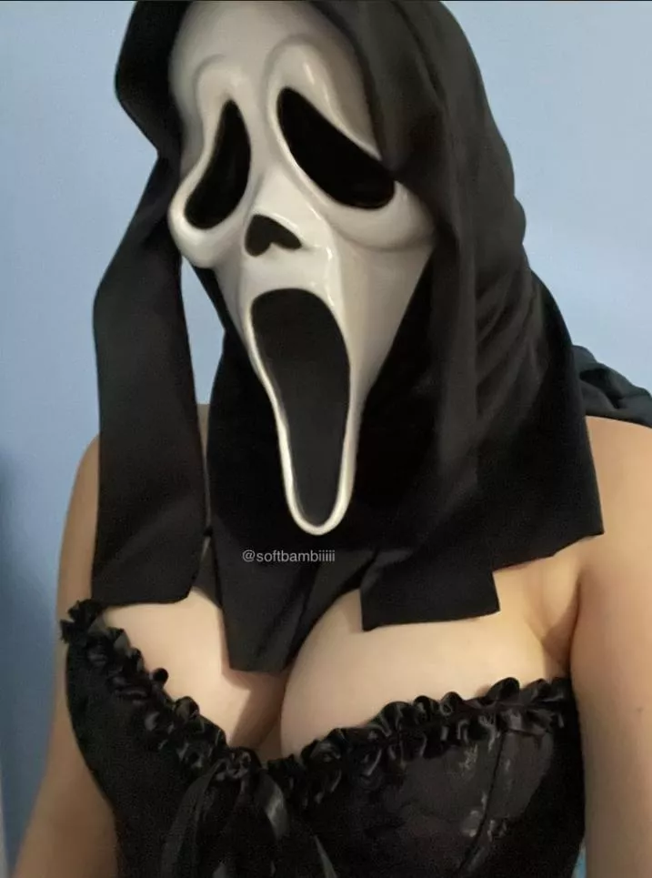 spooky season posted by Smaug_thedragon0