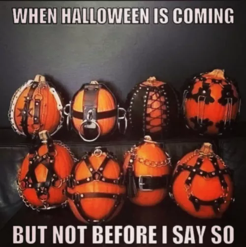 Spooky season is here time to dress... The same as always? by Too_thee_mooon