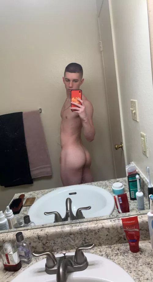 Spread these cheeks by Gemalani