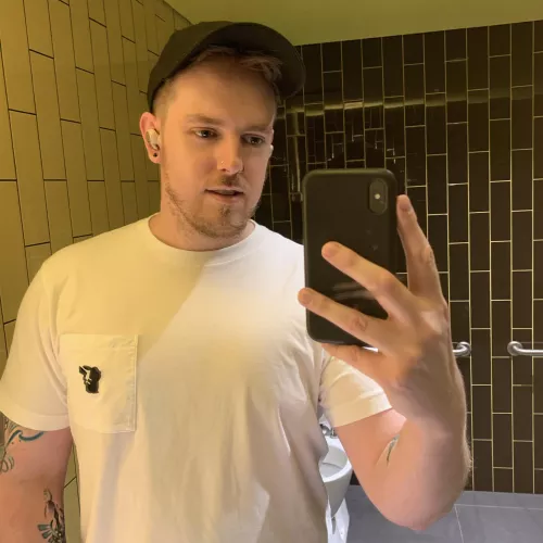 Spy my lil gym buddy. by SteviiBoiii