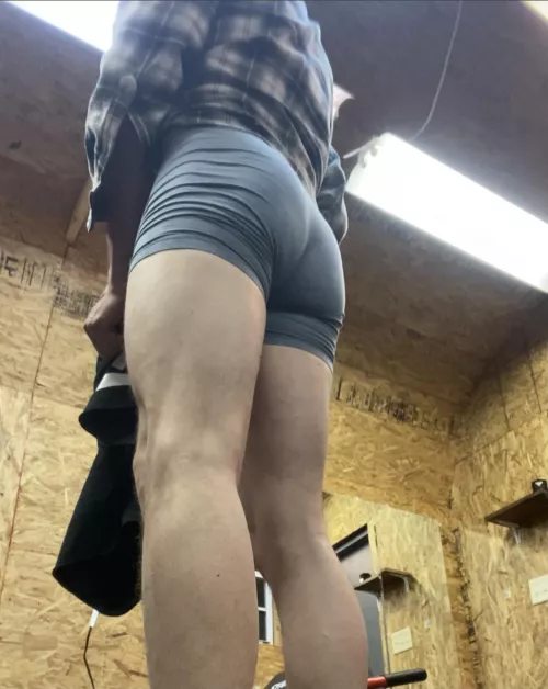 Squats for the win 🏆 by fittboi