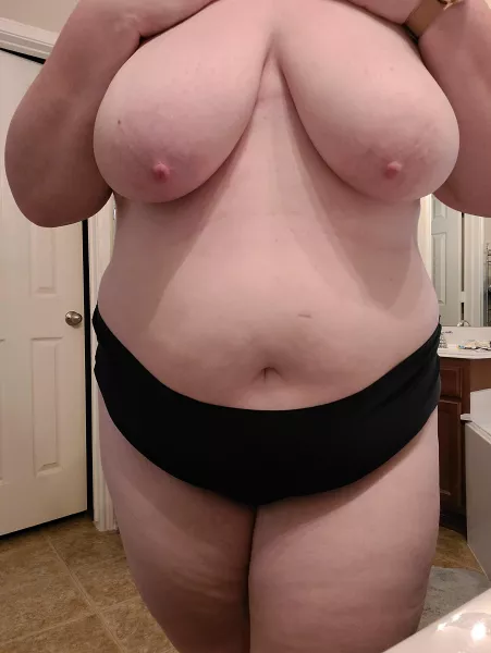 Squeezable? 😏 by Txrdhead