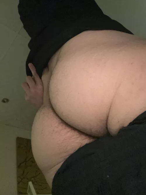 Squeeze me by footcockcuckold