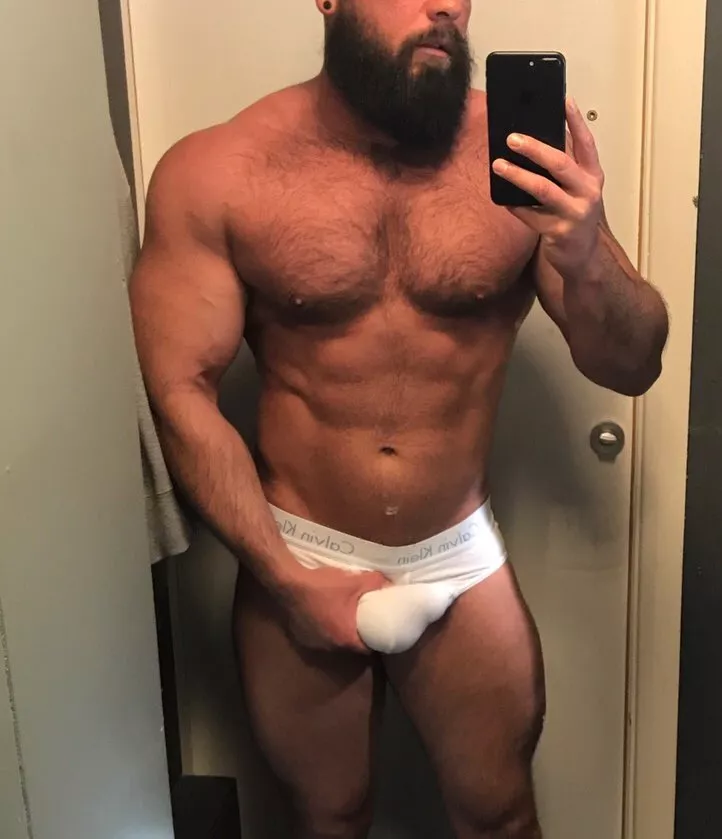 Squeeze that big bulge posted by darodari