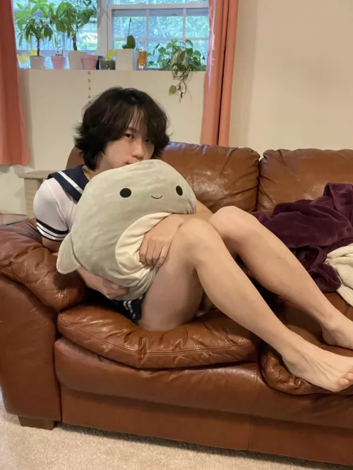 Squish me ~~ by femboy_mayhem