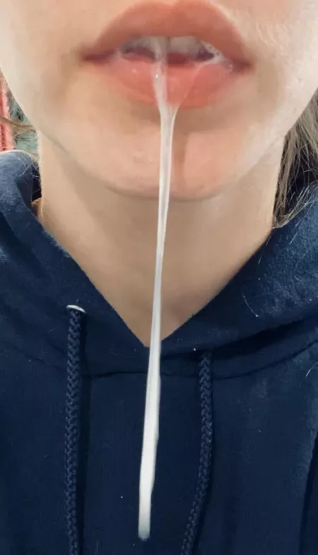 Stand under me? by Creamyqueen669