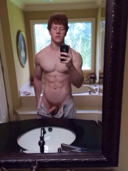 Standing in the mirror by menareamazing