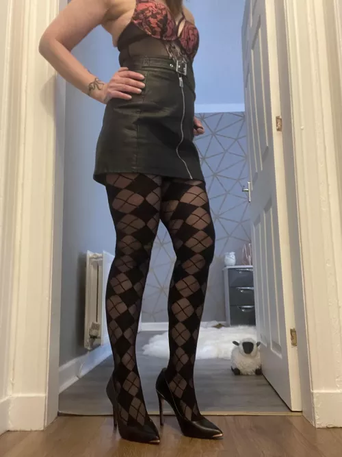 Start at the bottom and work your way up 😈 by Misstights