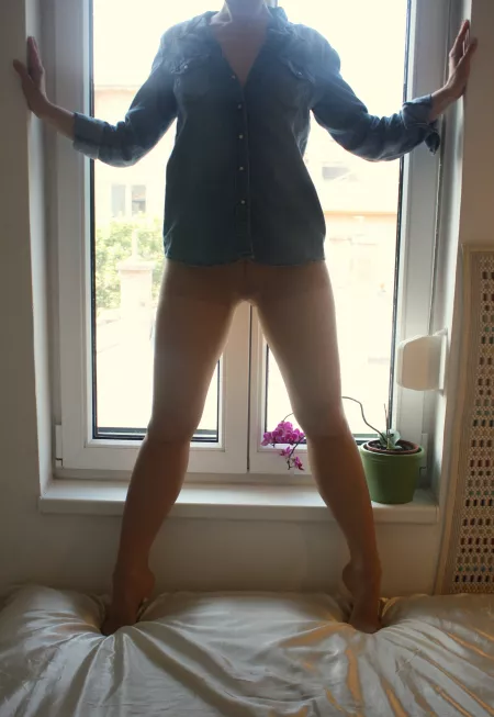 Start of the game day - sunshine from behind... 😘 [OC] [F] by livever74