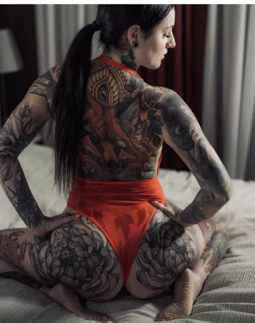 Start the New year with a New woman - me! 😘 Lets make 2022 a fun and enjoyful year! 🎉 by One-Egg-7790