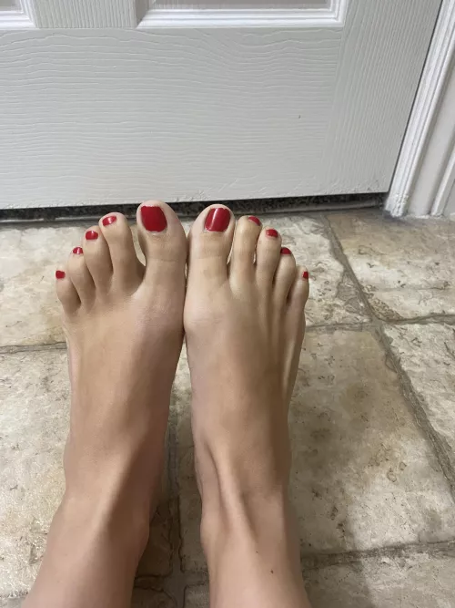 Starting seeing a guy who is into feet…any advice on this subject would be amazing! I aim to please and would love all the tips on what makes foot guys tick 😋 by MonicaPeters