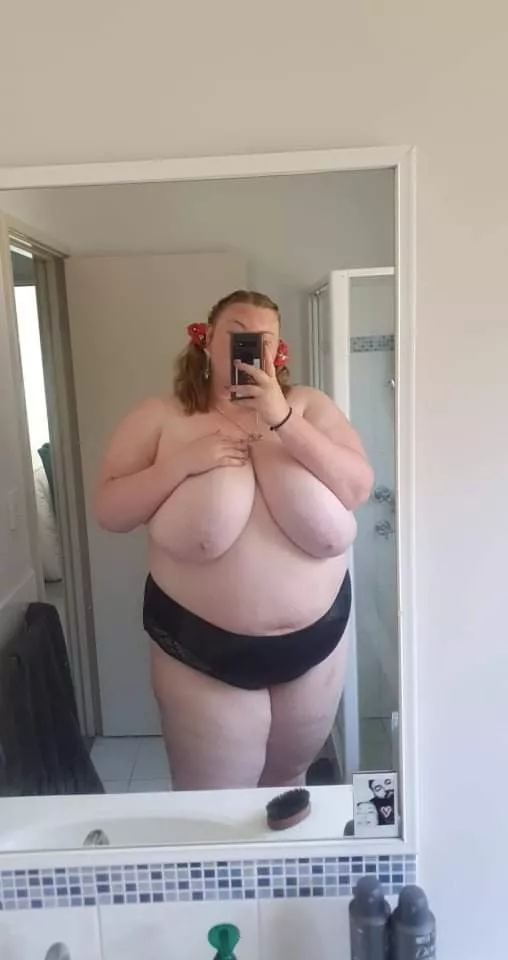 Starting to get into the Christmas spirit 🎄 posted by jaddles02