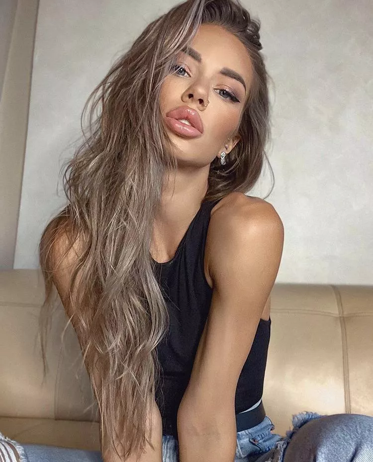 Stasy posted by whorlycarestho