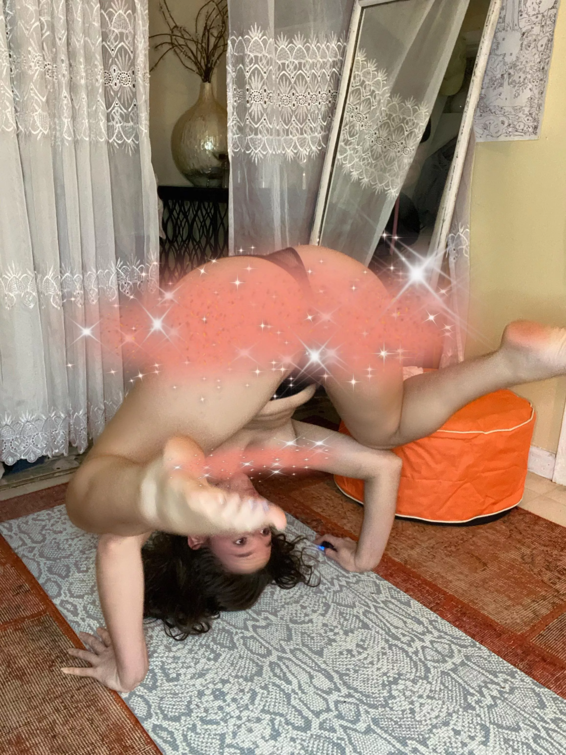 staying flexible and stretching that 🍑 posted by honeybee493