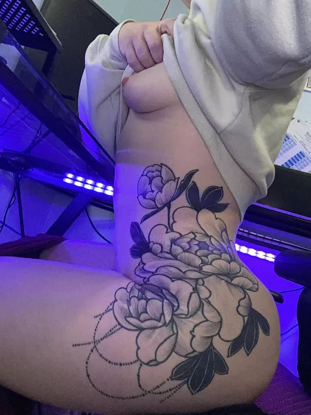 [STBA] would you fuck me during my work zoom meeting? by Phoenix_Love1994