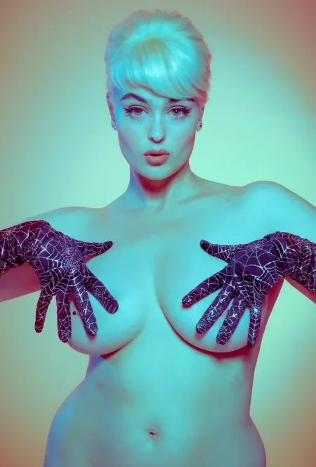 Stefania Ferrario by tungstenbell