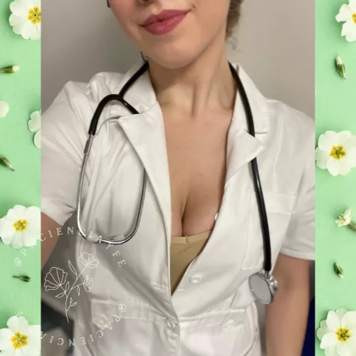 Stepped back in time this weekend… hope you still want to see what’s underneath my ‘scrubs’ 😘🩺 by pacienciayfe