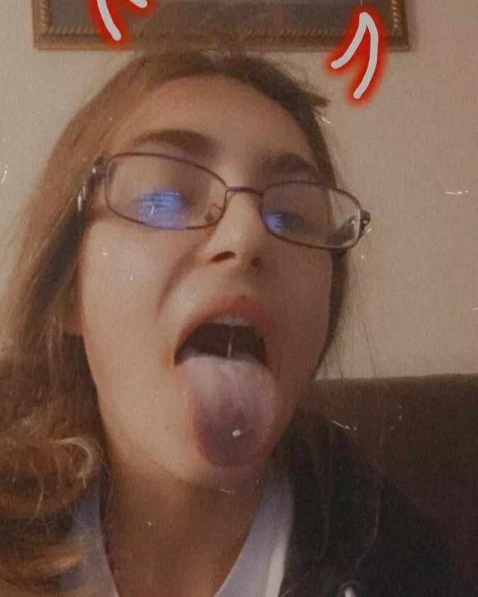 STICK SOMETHING IN IT posted by kinkyqueen9423