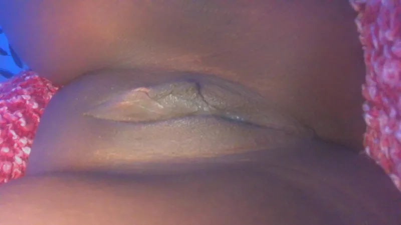 Stick your tongue inside me 😋🤤 by yourfavslutxxxx