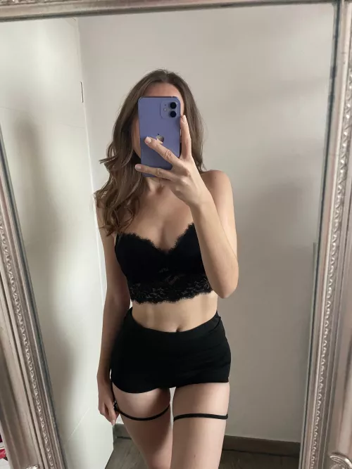 still looking for a workout partner who doesn't mind when it gets sweaty 🤭 by lovelyletiicia