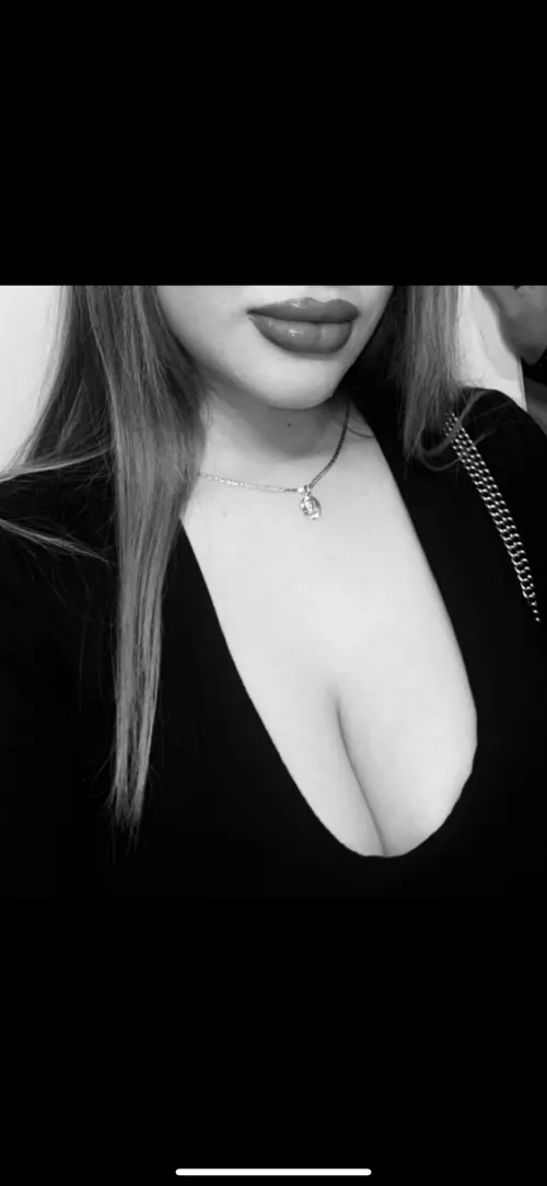 Still looking for possible playmates ! by underthenightskyk