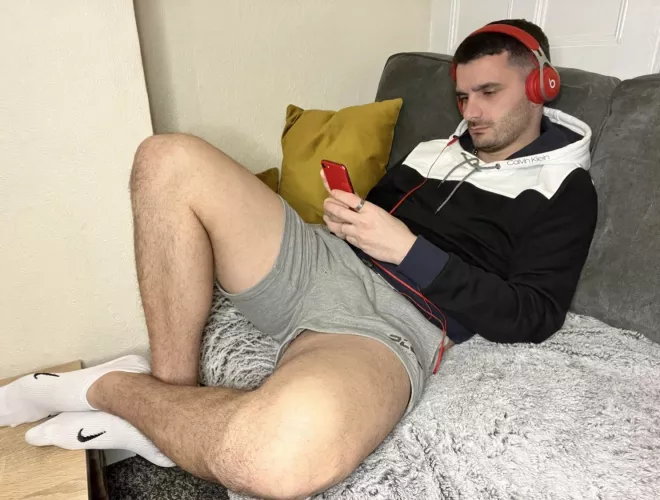 Still not gone wireless🎧 by AntLee8986