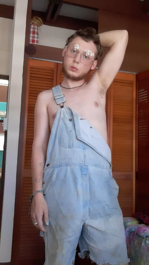 Stinky hippie boy 🦝 by Ralphy_Paper