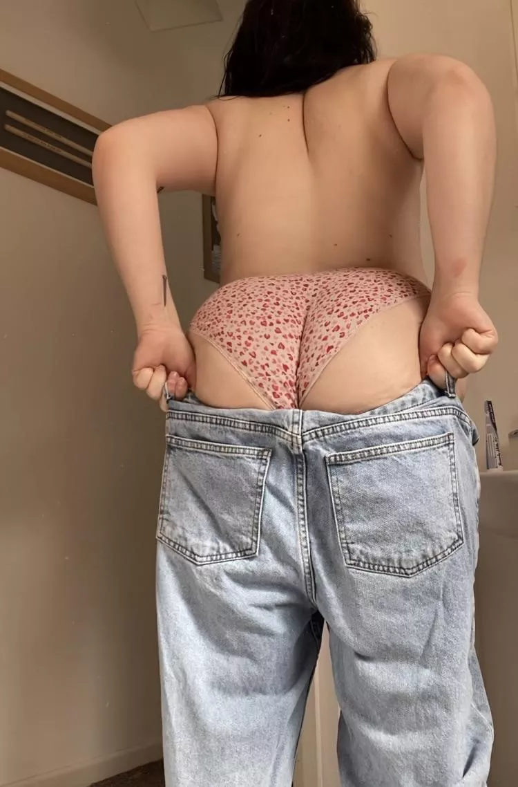 Stitches pop every time I pull ⬆️ posted by BeeBathory