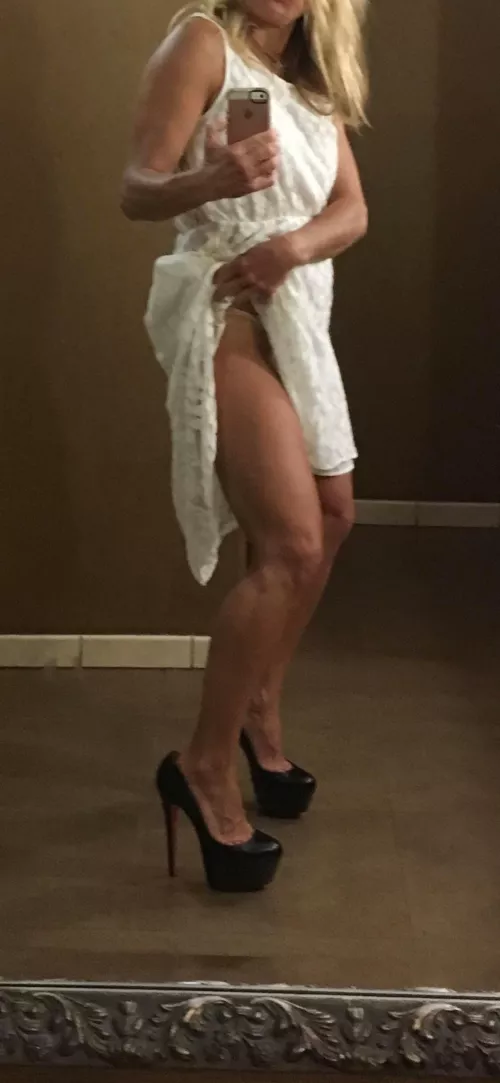 stolen from my moms phone (k1k: milflover_222) by whatever309832