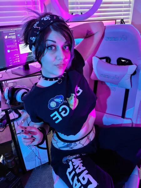 Stonks by nekonoireart