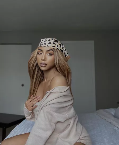 Stop scrolling and submit😈 serious subs only by kerrysroses