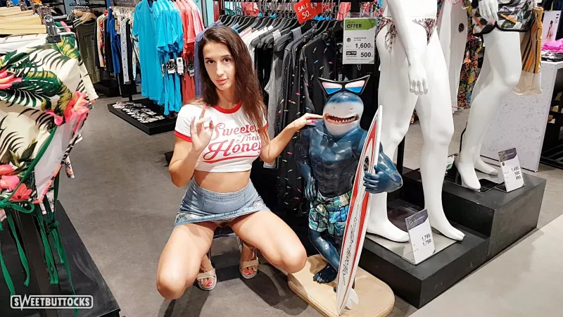 Store flashing. by sweetbuttockss