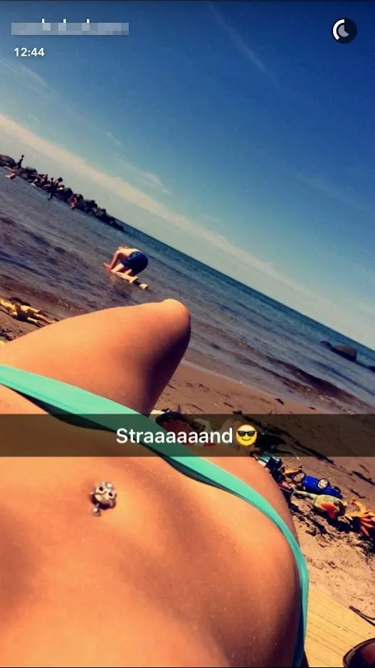 Straaaaand posted by PHGiver