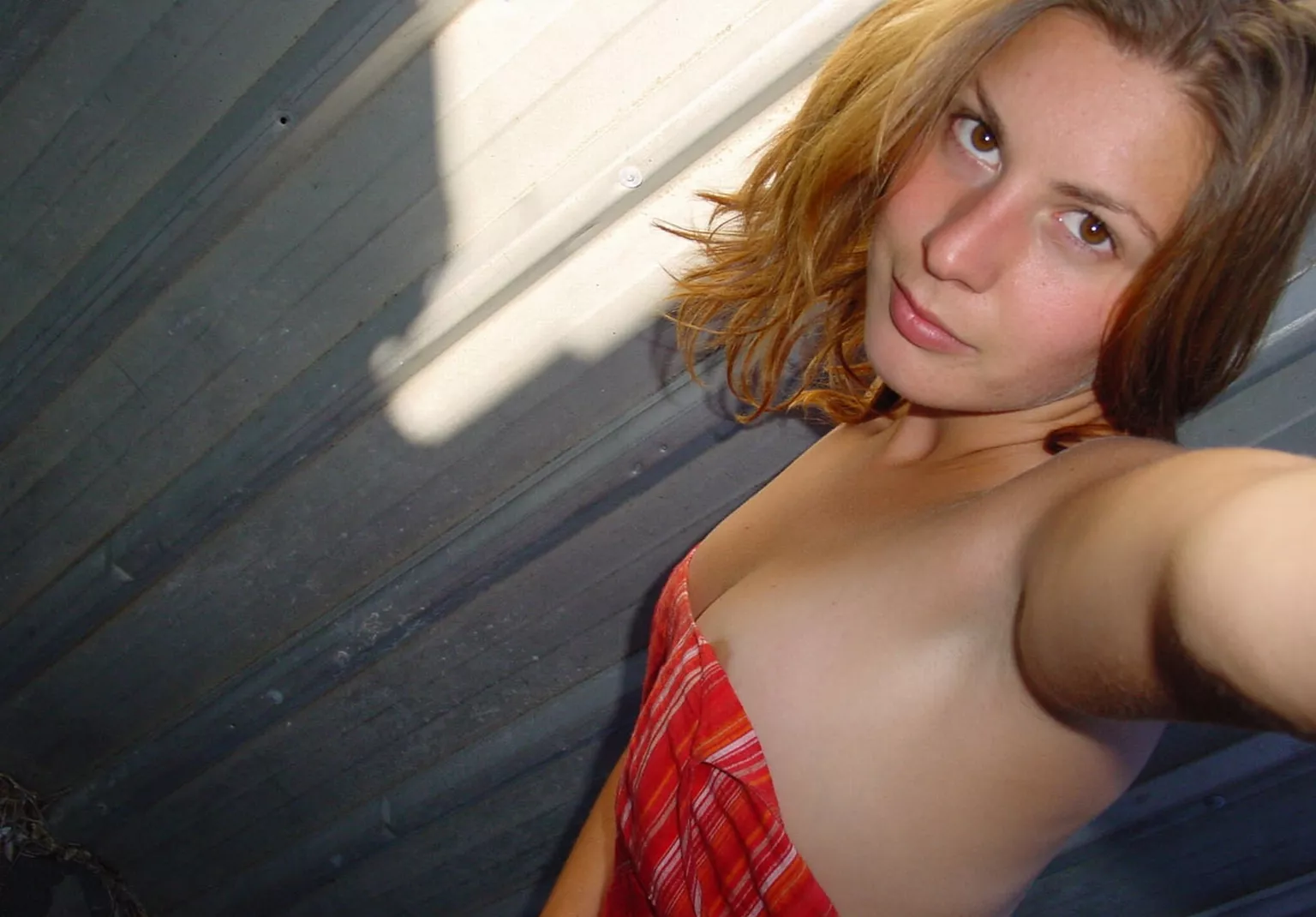 Strapless Selfie posted by ech3cho